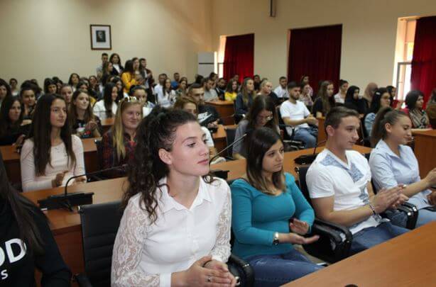 Në Universitetin e Elbasanit Aleksandër Xhuvani nis pajisja me kartën e studentit, Uniel