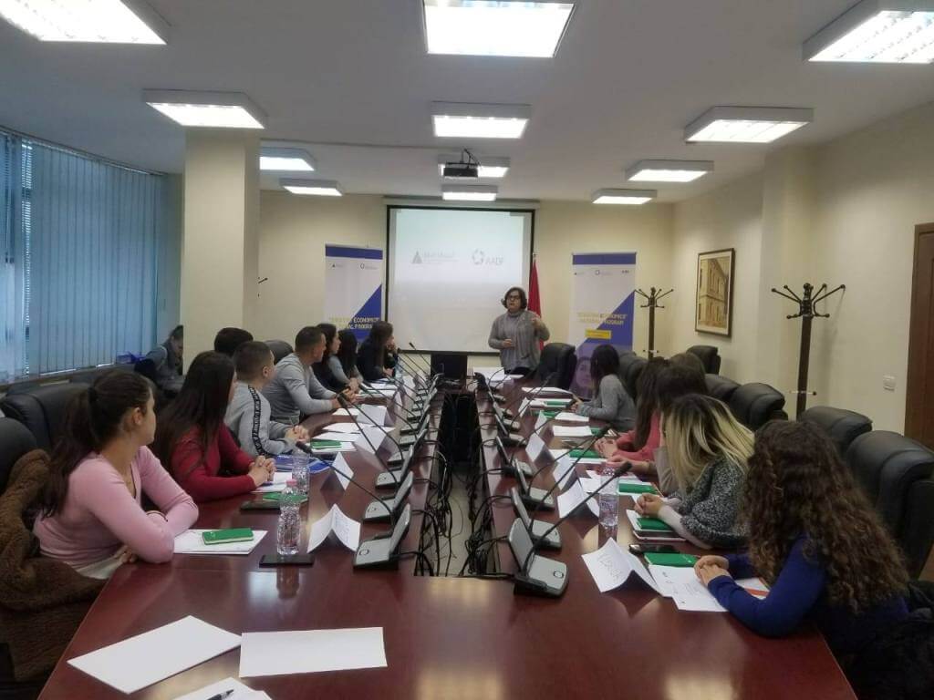 Training for the Debate Club at the University of Elbasan &quot;Alexander Xhuvani&quot;, Uniel