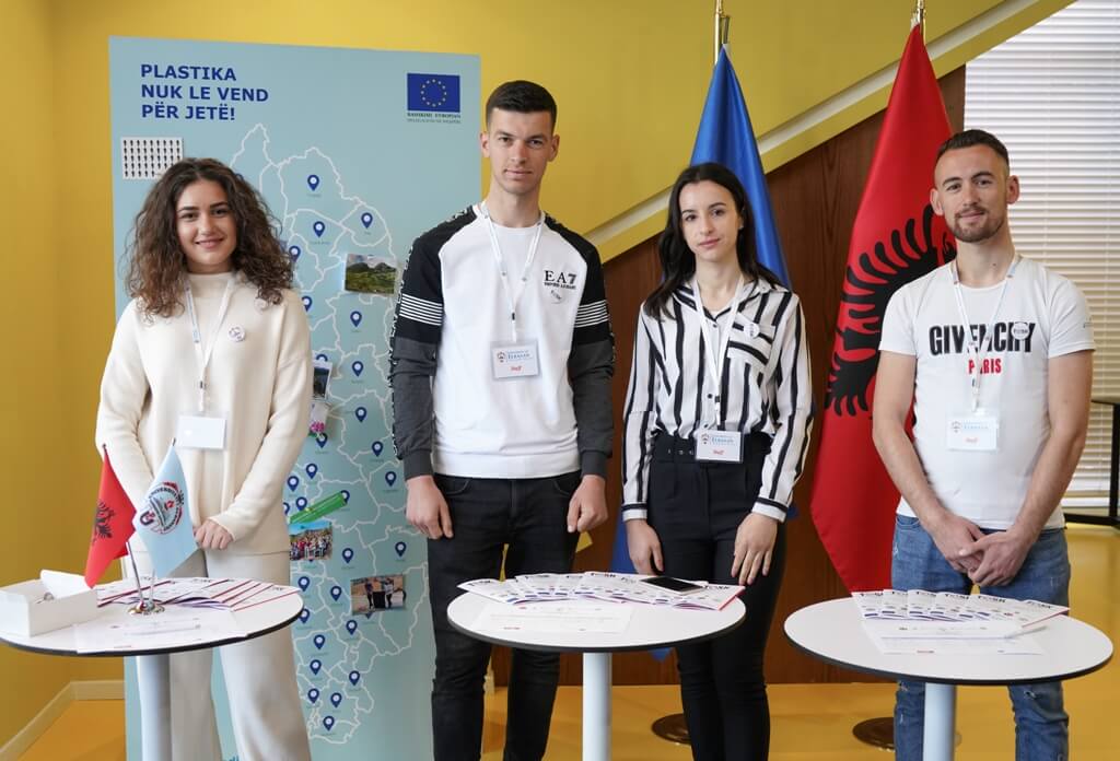 Universiteti i Elbasanit organizoi eventin për promovimin e librit “SOCIAL SERVICES IN ALBANIA: BACKGROUND AND STATE OF THE ART”, Uniel